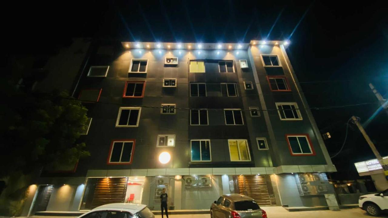 Townhouse Rohini Near Rithala Metro Station Hotel Nova Deli Exterior foto