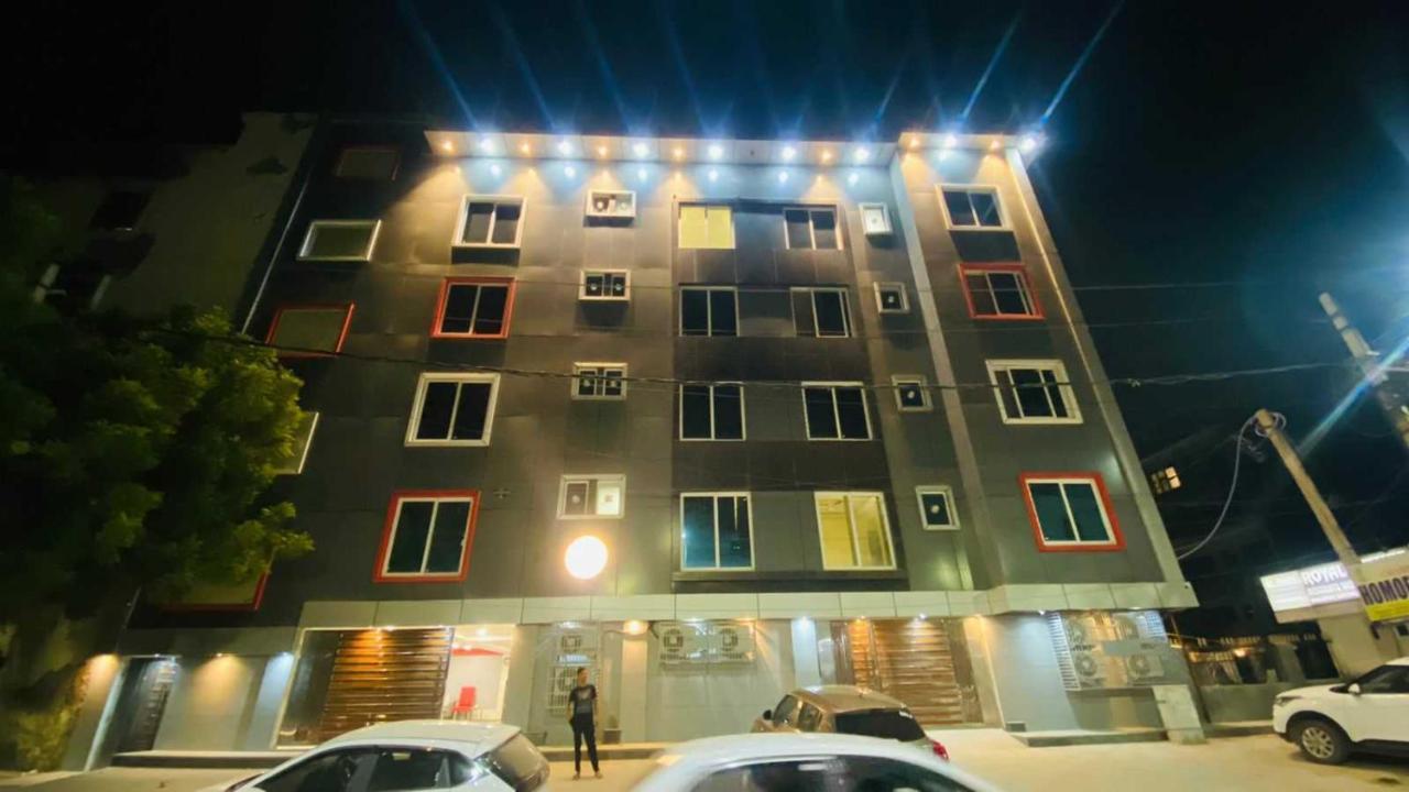 Townhouse Rohini Near Rithala Metro Station Hotel Nova Deli Exterior foto